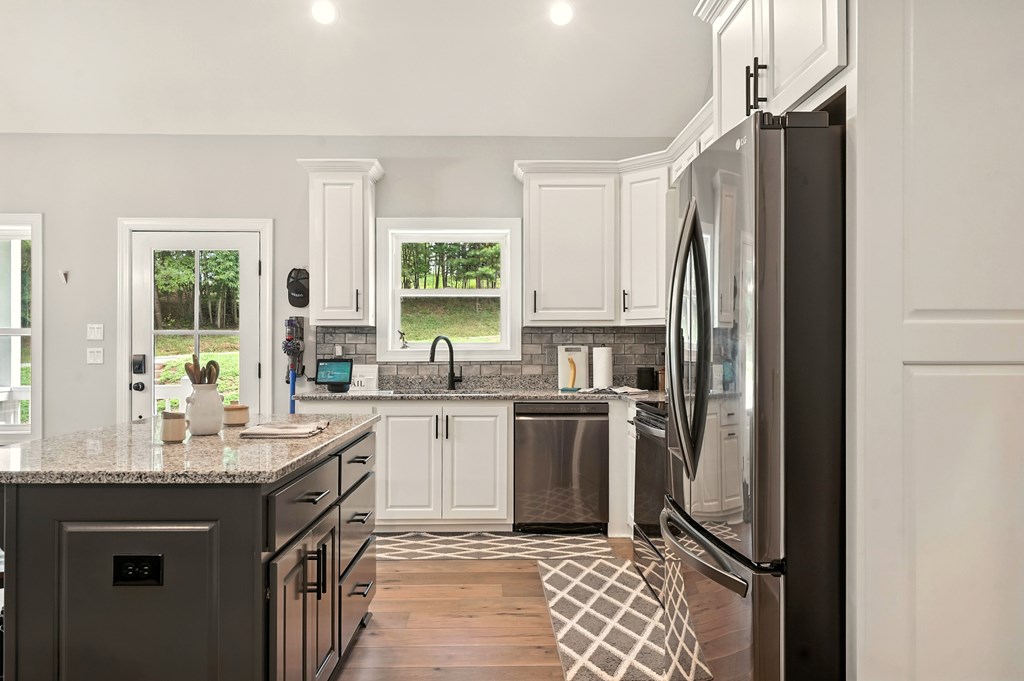 417881 Young Harris Residential