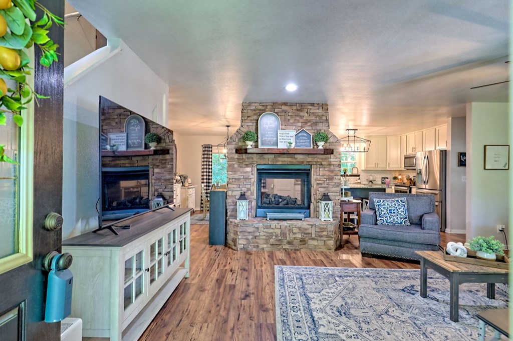 417926 Young Harris Residential