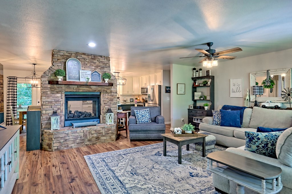 417926 Young Harris Residential
