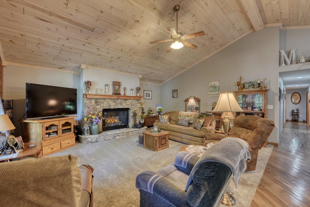 417947 Hiawassee Residential