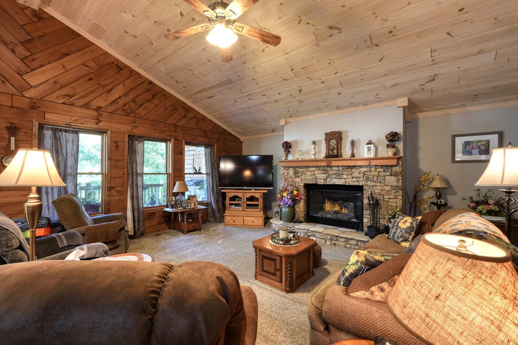 417947 Hiawassee Residential