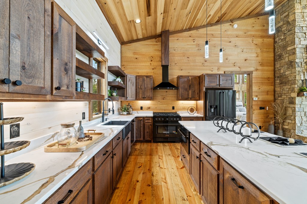 417950 Mineral Bluff Residential