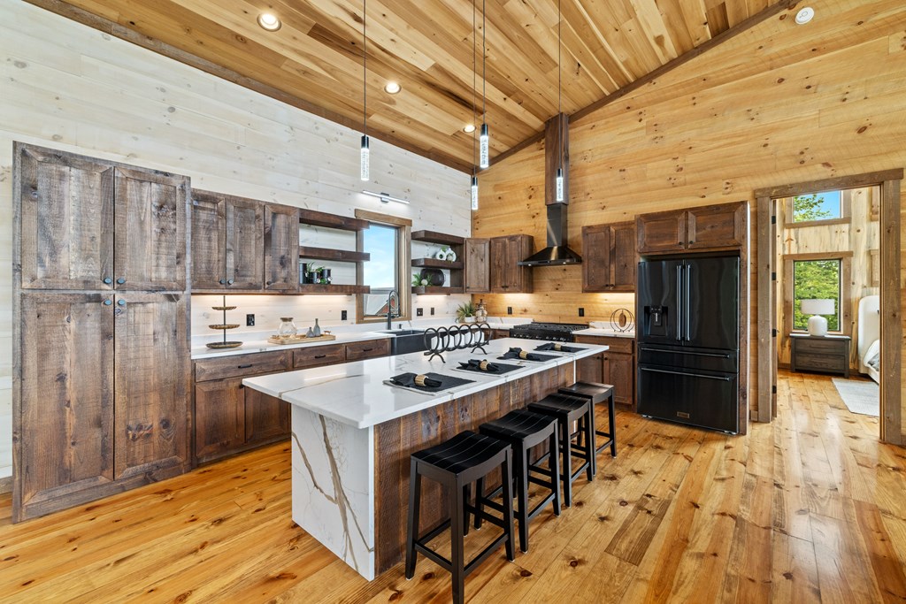 417950 Mineral Bluff Residential