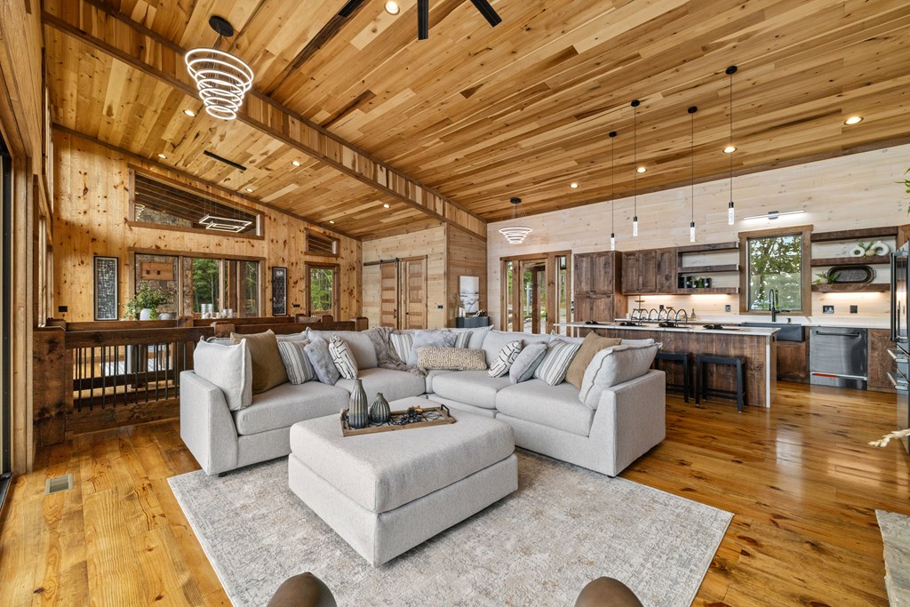 417950 Mineral Bluff Residential