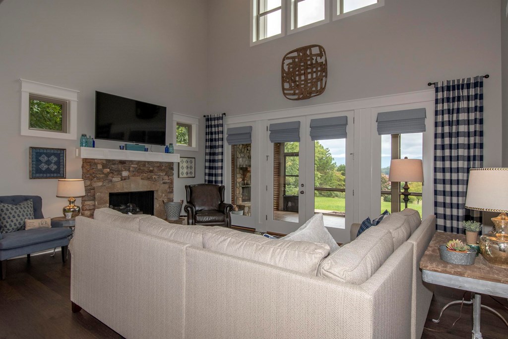 417976 Hayesville Residential
