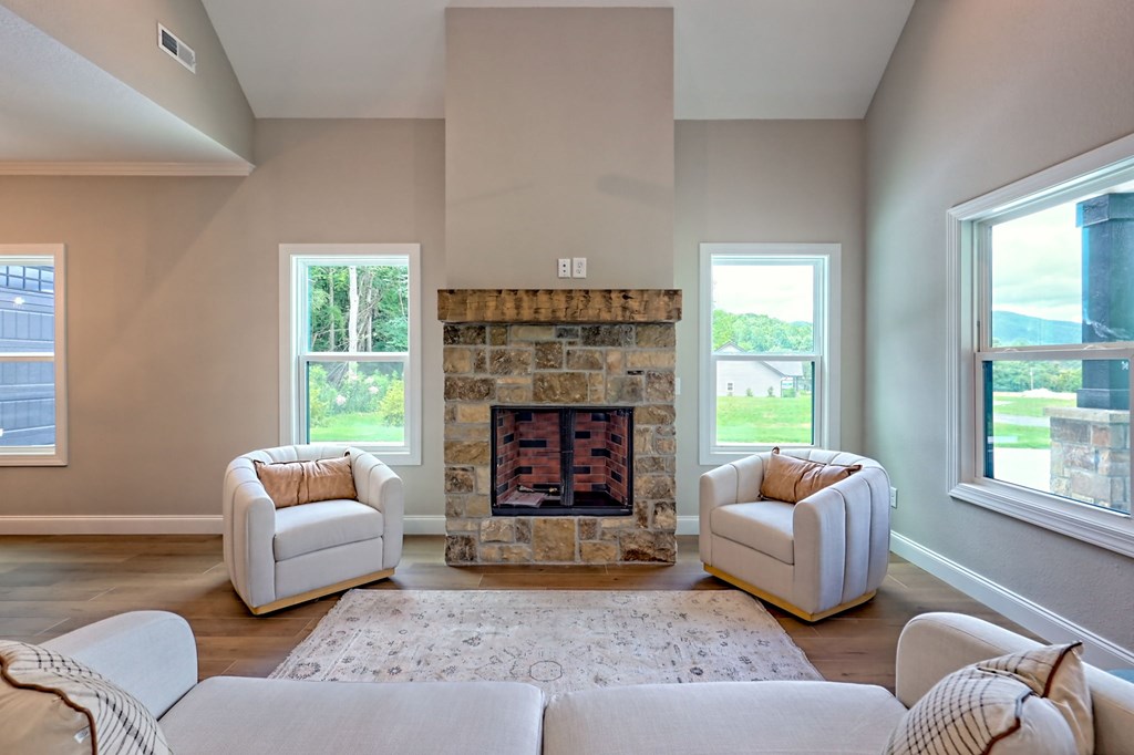 417988 Young Harris Residential