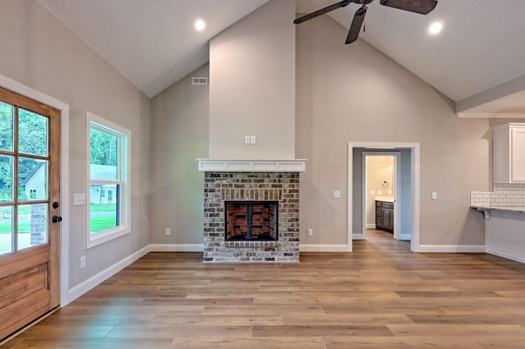 417989 Young Harris Residential