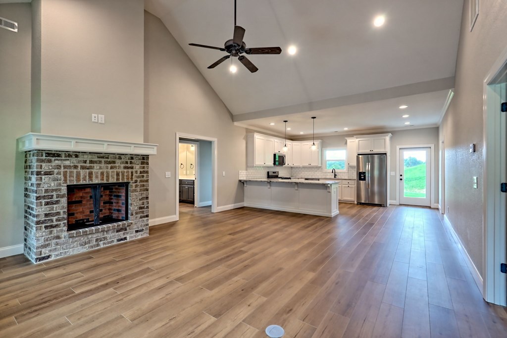 417989 Young Harris Residential
