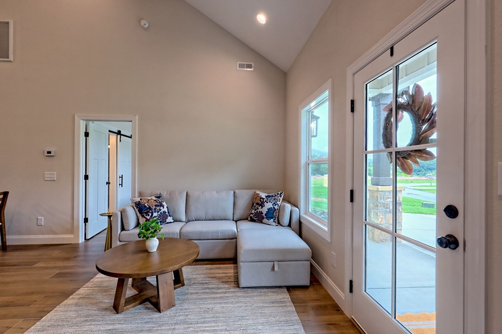 417991 Young Harris Residential