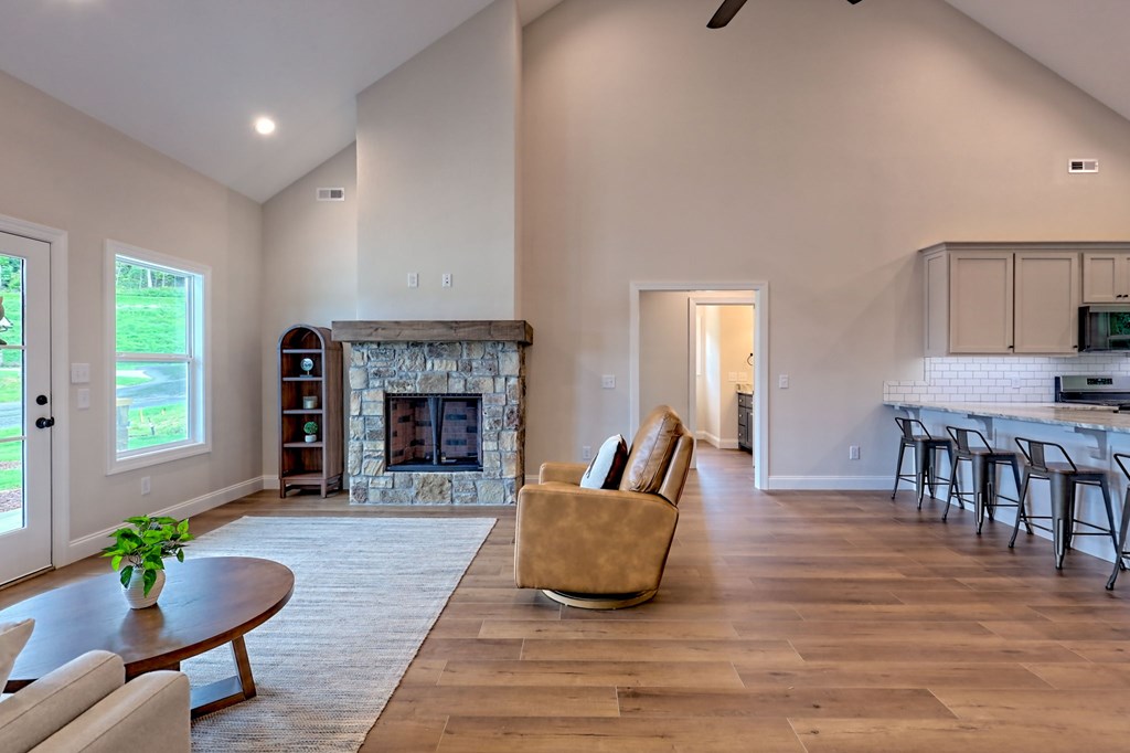 417991 Young Harris Residential