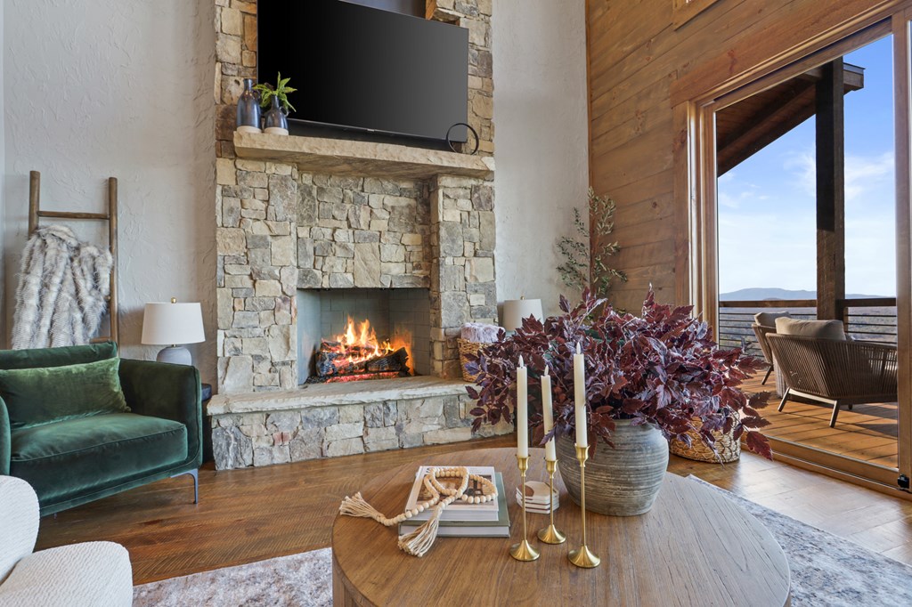 418030 Mineral Bluff Residential
