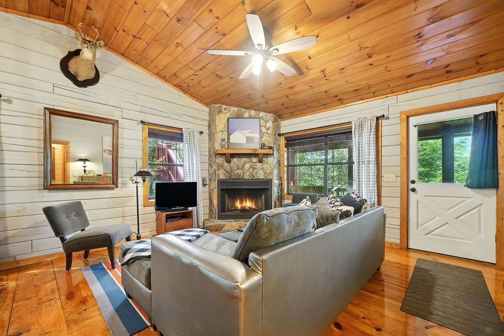 418035 Blue Ridge Residential