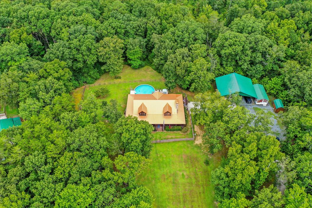 418077 Chatsworth Residential