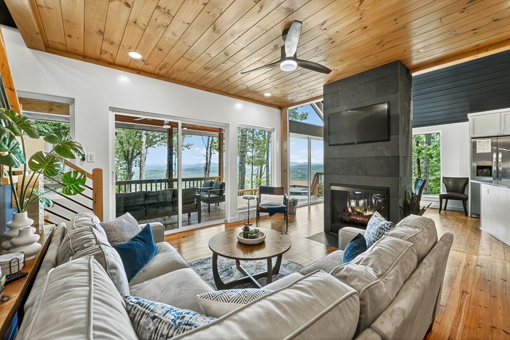 418079 Blue Ridge Residential