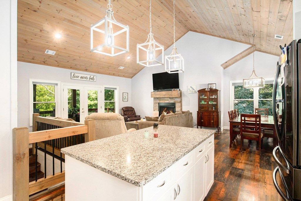 418106 Blue Ridge Residential