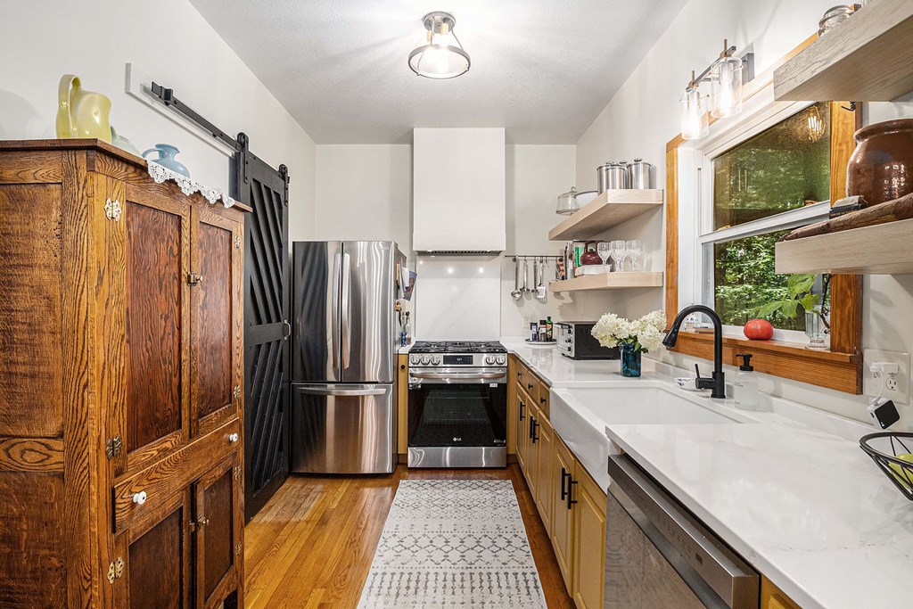 418116 Clayton Residential