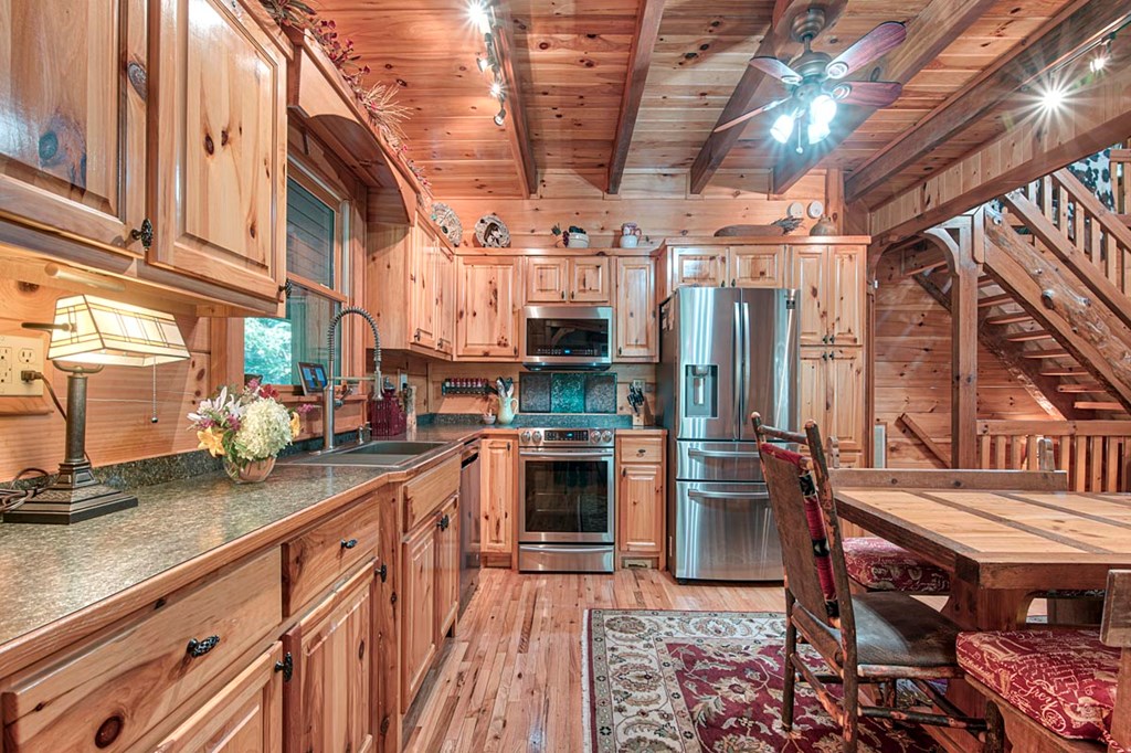 418125 Mineral Bluff Residential