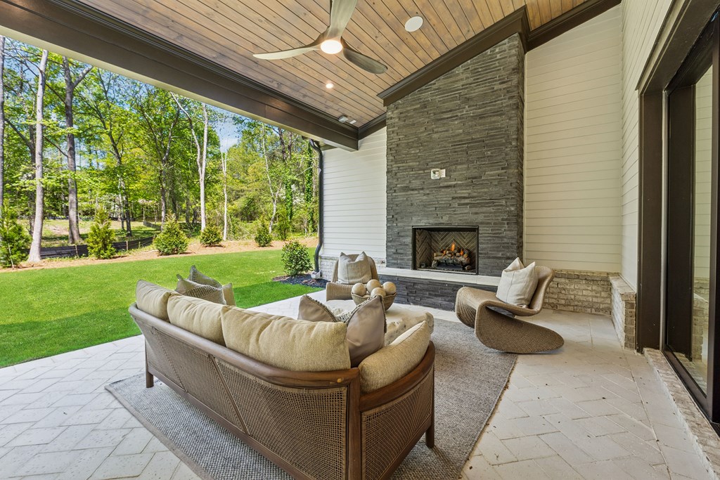 418228 Roswell Residential