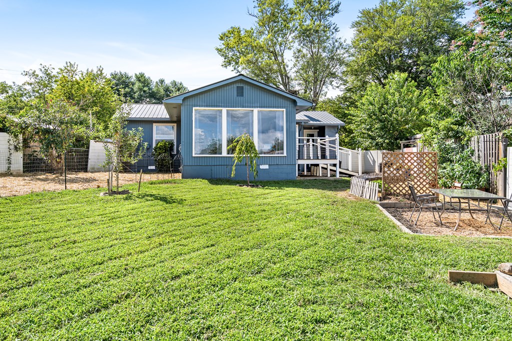 418233 Hayesville Residential