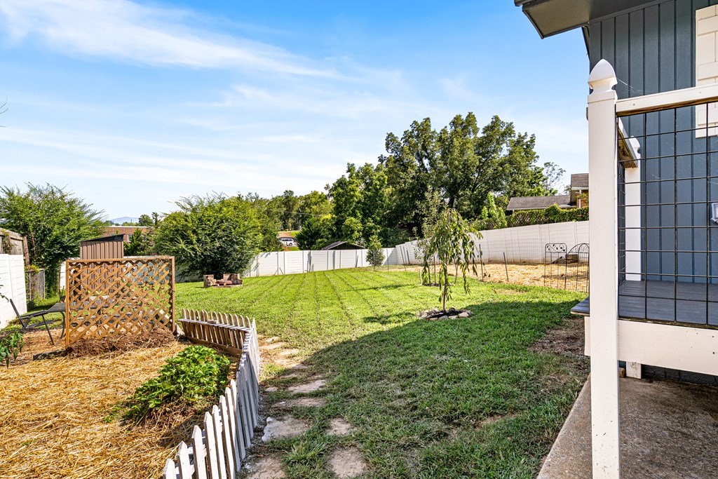 418233 Hayesville Residential