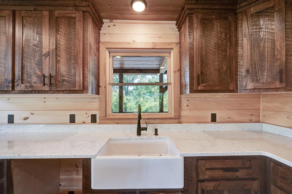 418267 Mineral Bluff Residential
