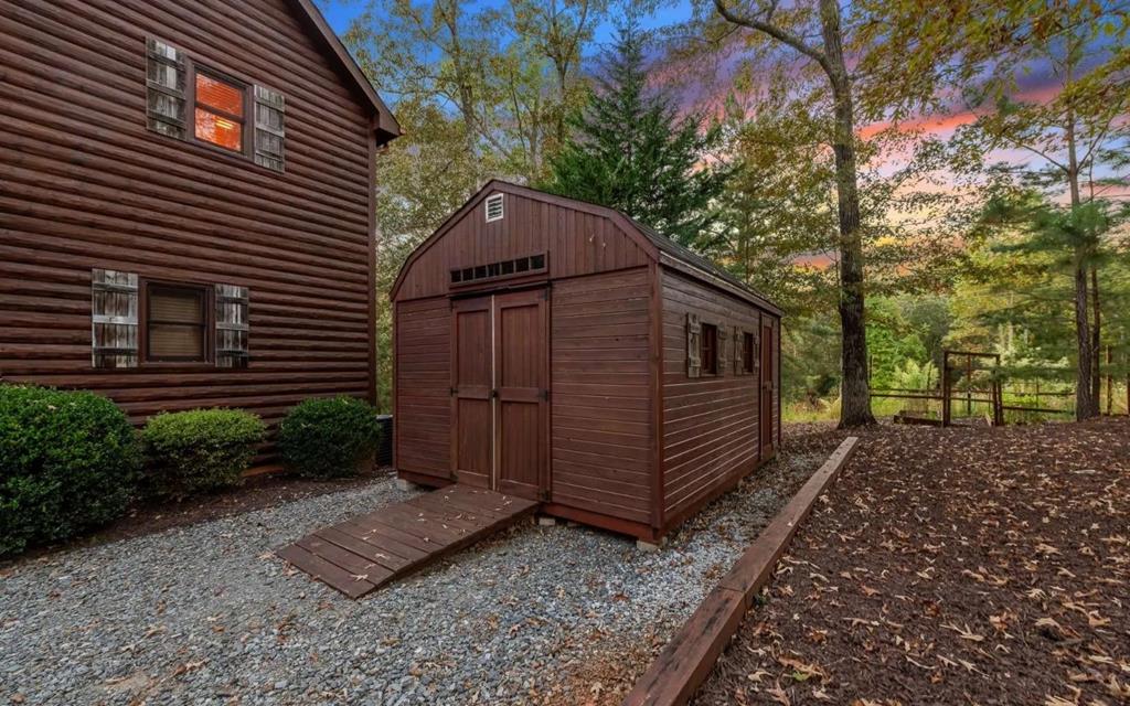 418270 Blue Ridge Residential