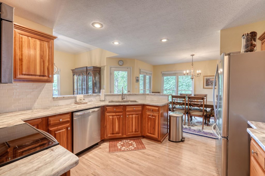 418285 Hayesville Residential