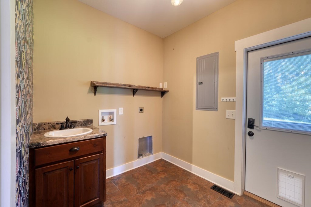 418350 Blairsville Residential