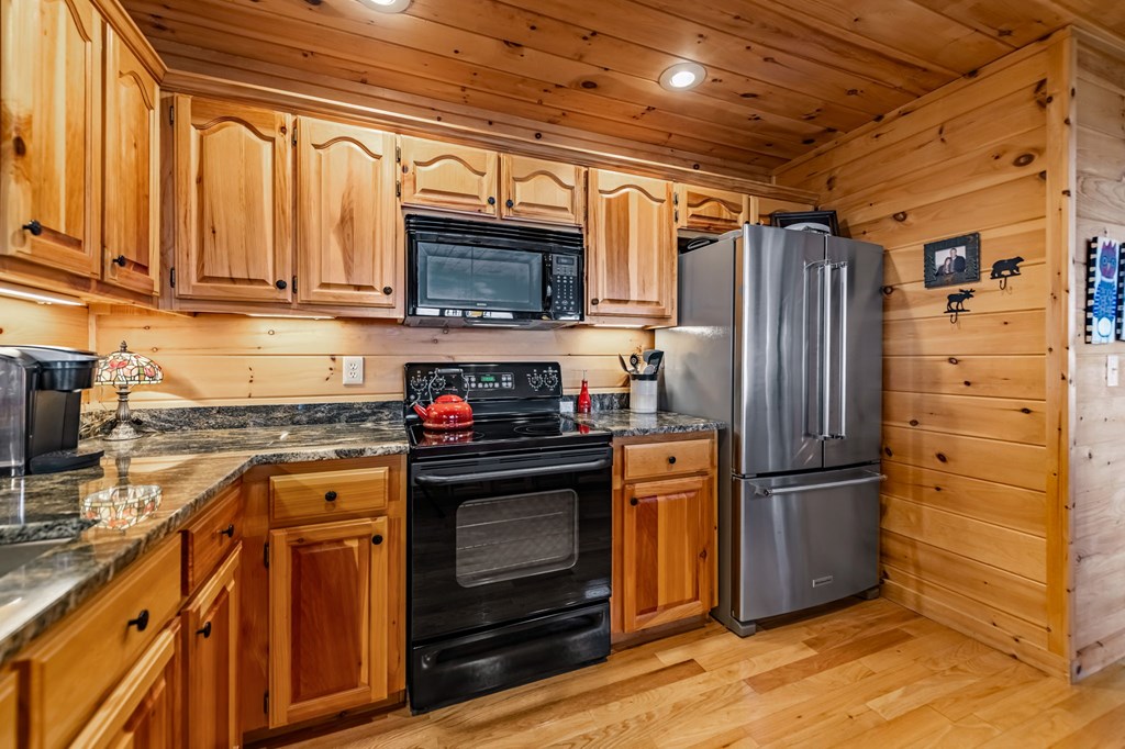 418351 Mineral Bluff Residential