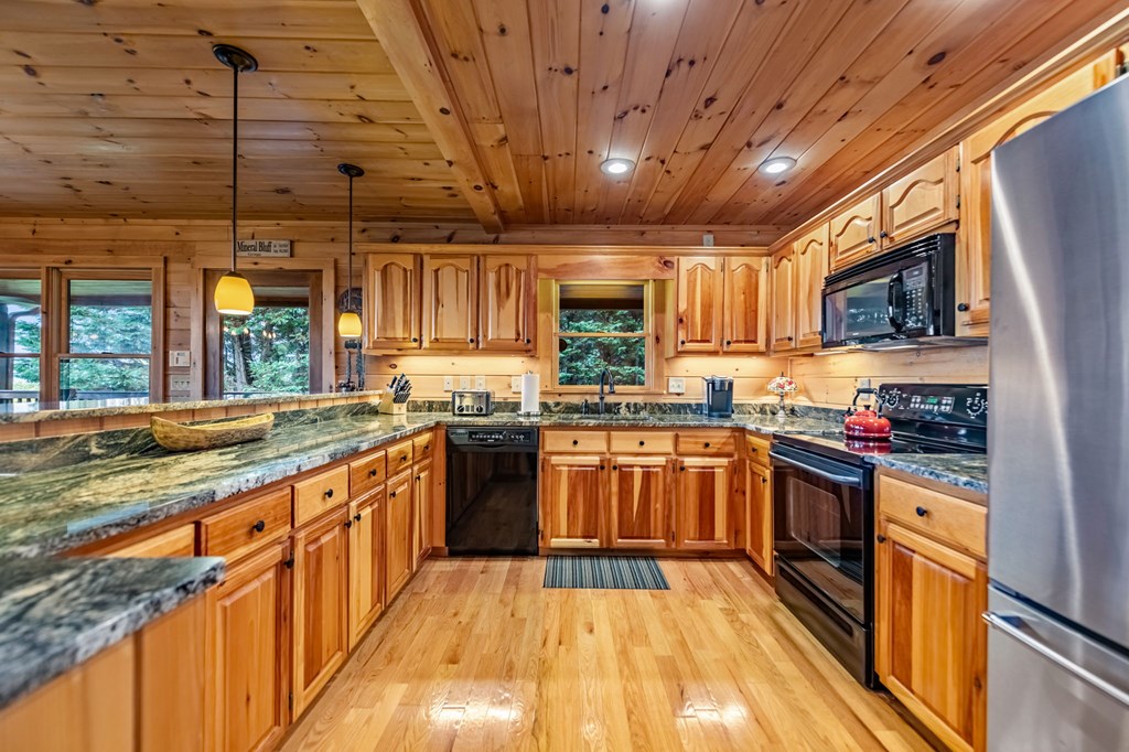 418351 Mineral Bluff Residential