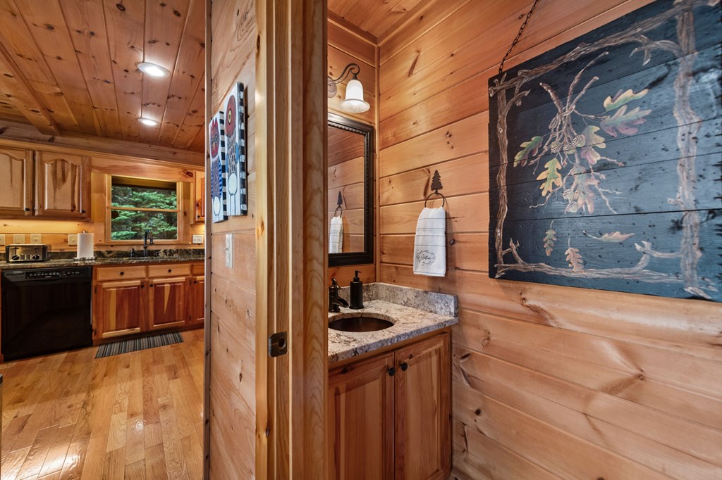 418351 Mineral Bluff Residential