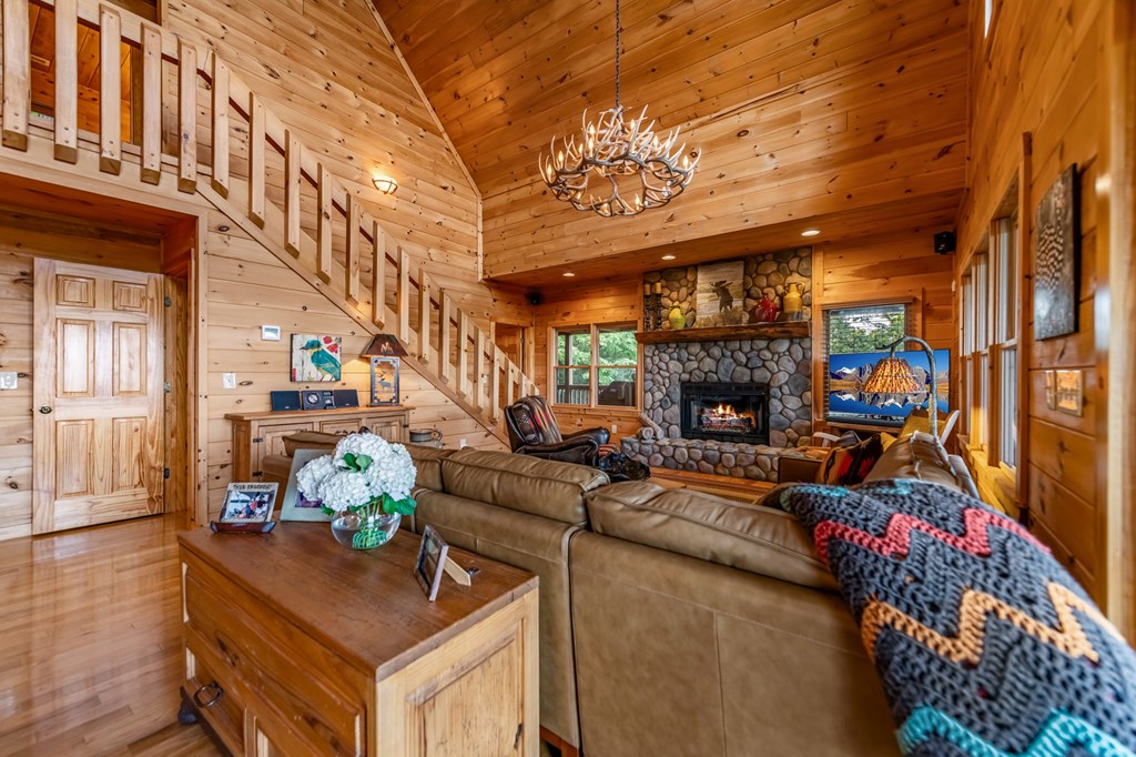 418351 Mineral Bluff Residential