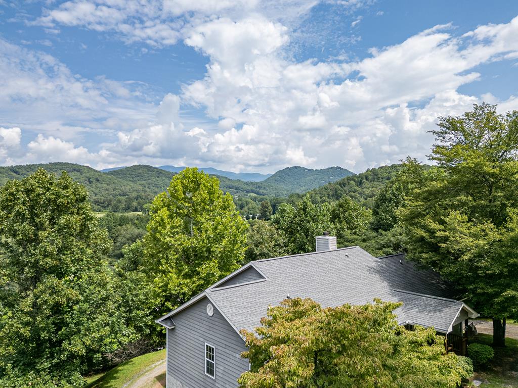 418374 Hayesville 