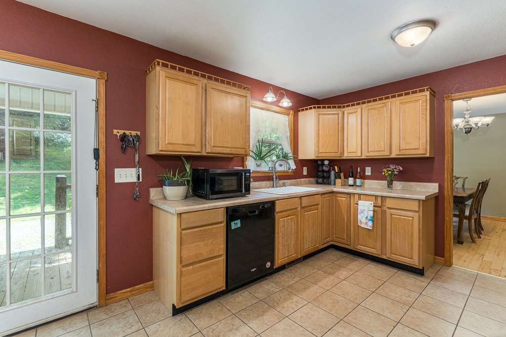 418374 Hayesville Residential
