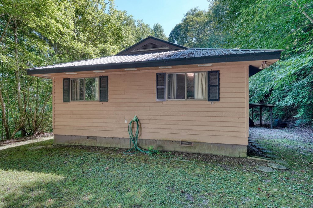 418381 Young Harris Residential