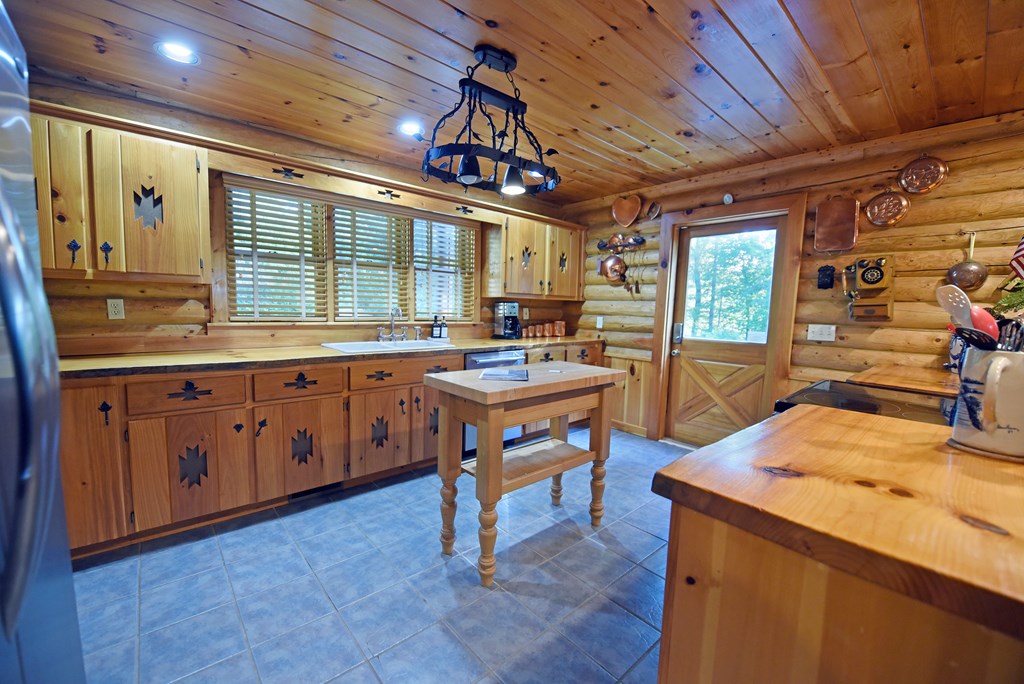 418485 Mineral Bluff Residential