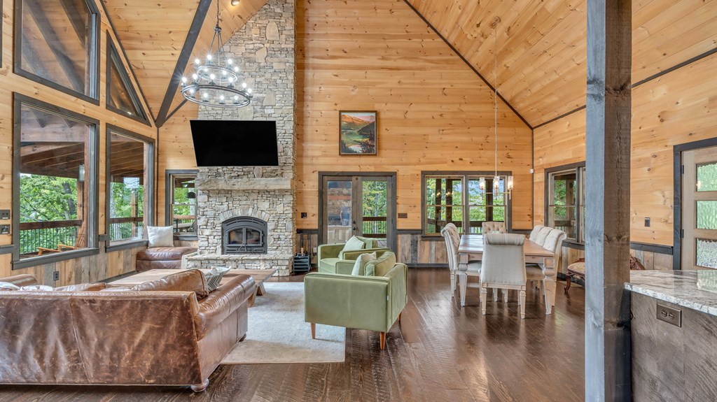 418487 Mineral Bluff Residential