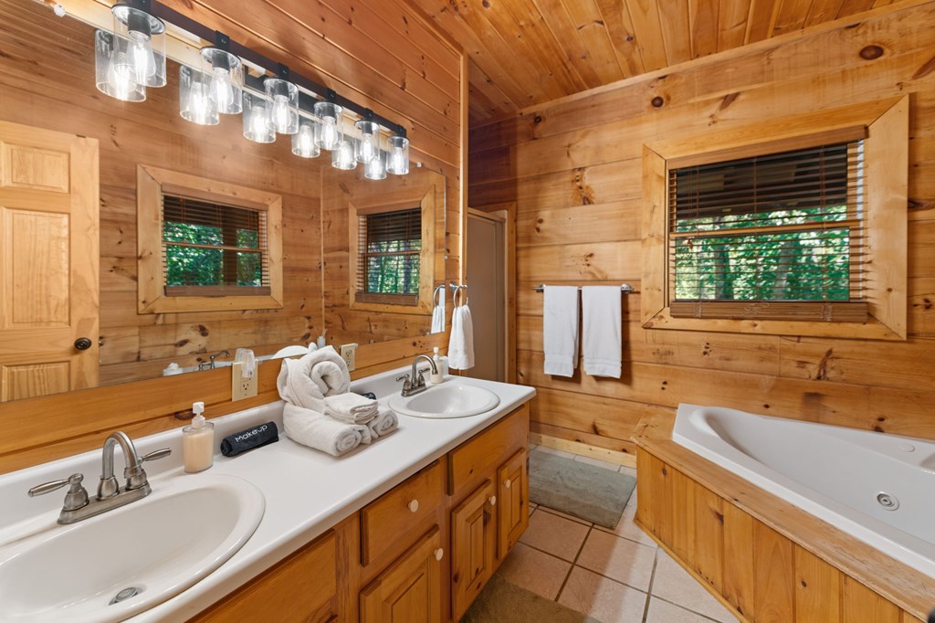 418492 Mineral Bluff Residential