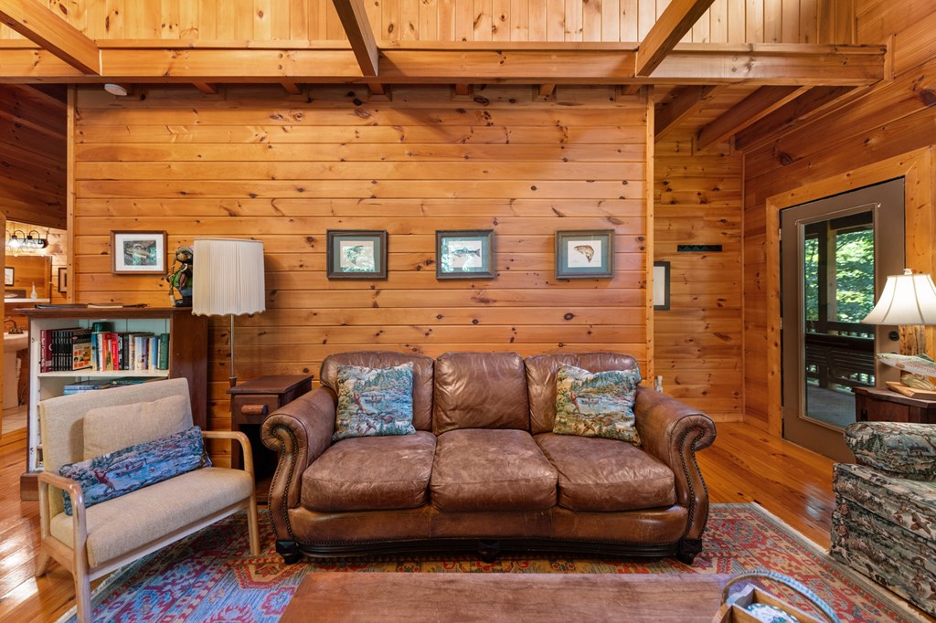 418492 Mineral Bluff Residential