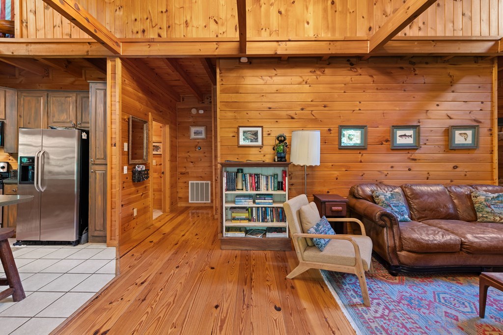 418492 Mineral Bluff Residential