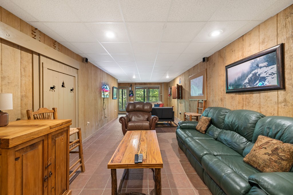 418492 Mineral Bluff Residential