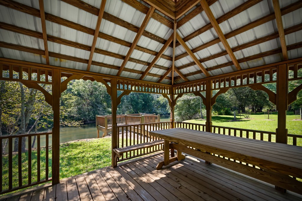 418492 Mineral Bluff Residential