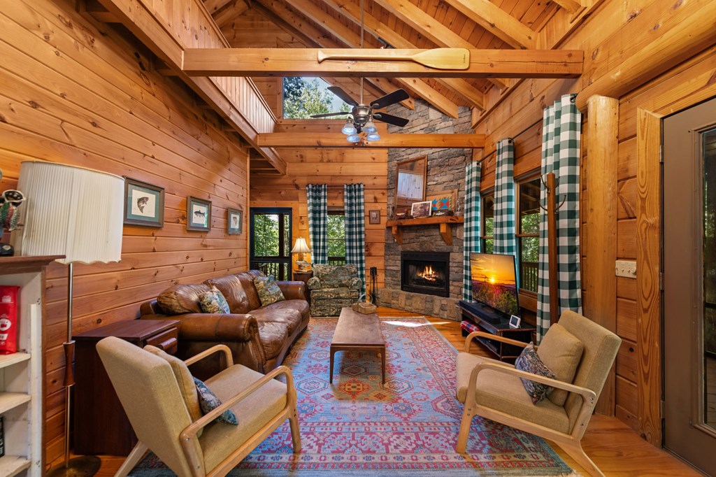 418492 Mineral Bluff Residential