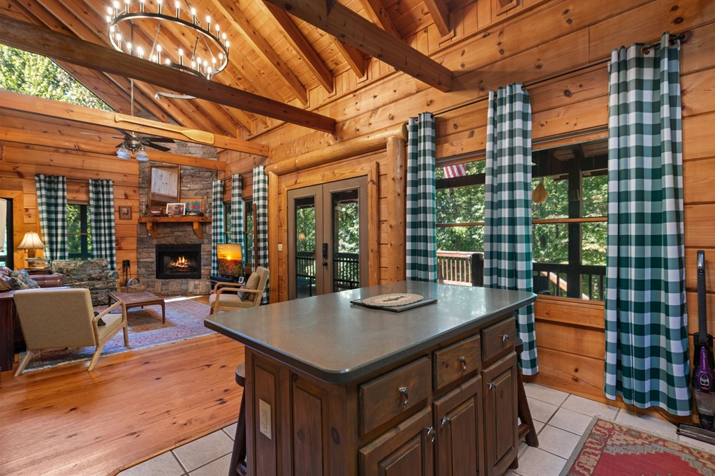 418492 Mineral Bluff Residential