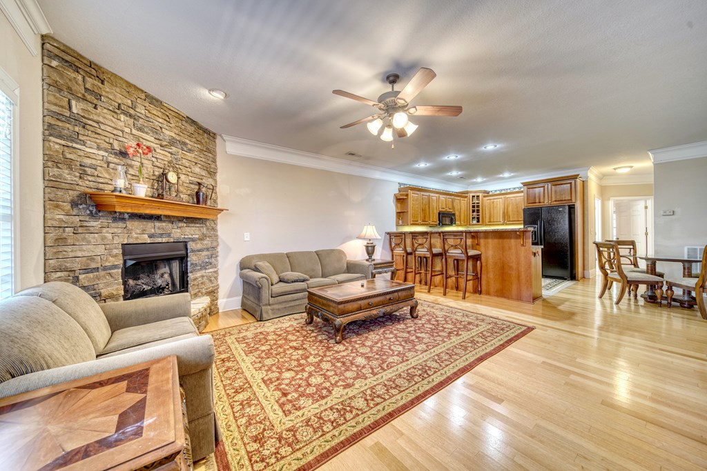 418498 Young Harris Residential