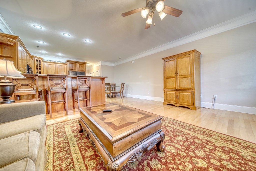 418498 Young Harris Residential