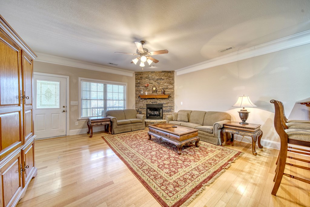 418498 Young Harris Residential