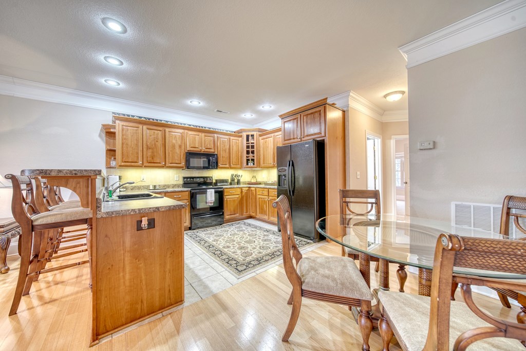 418498 Young Harris Residential