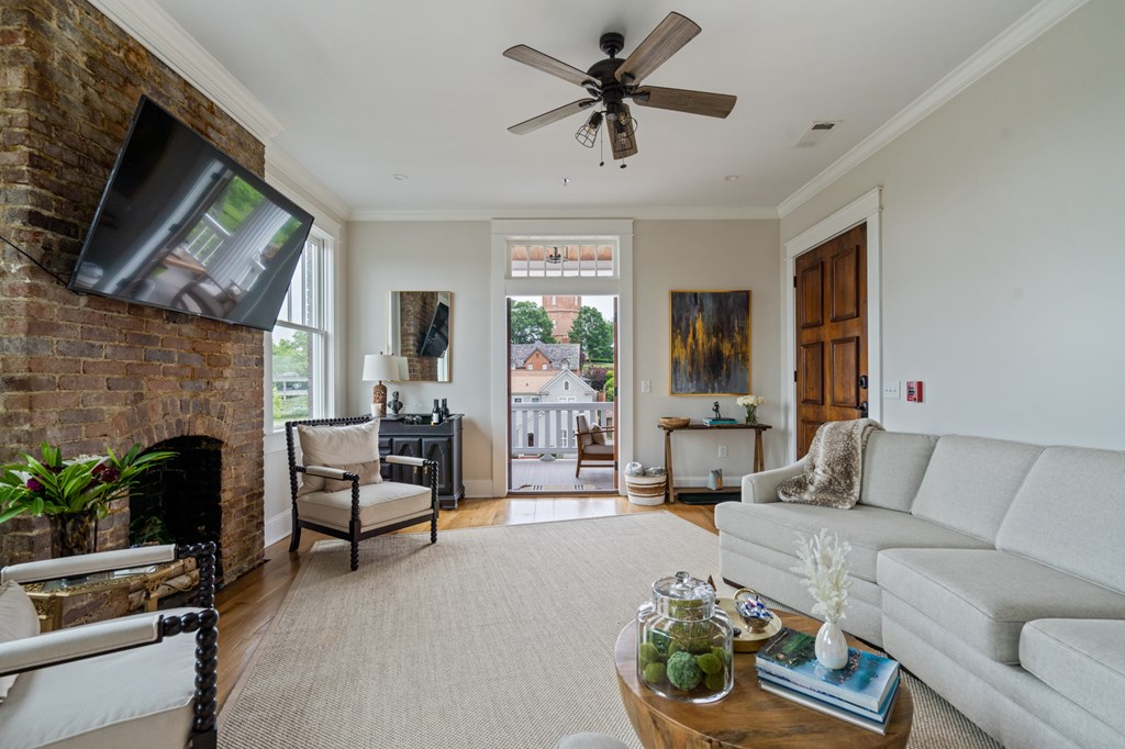 418559 Rome Condominium