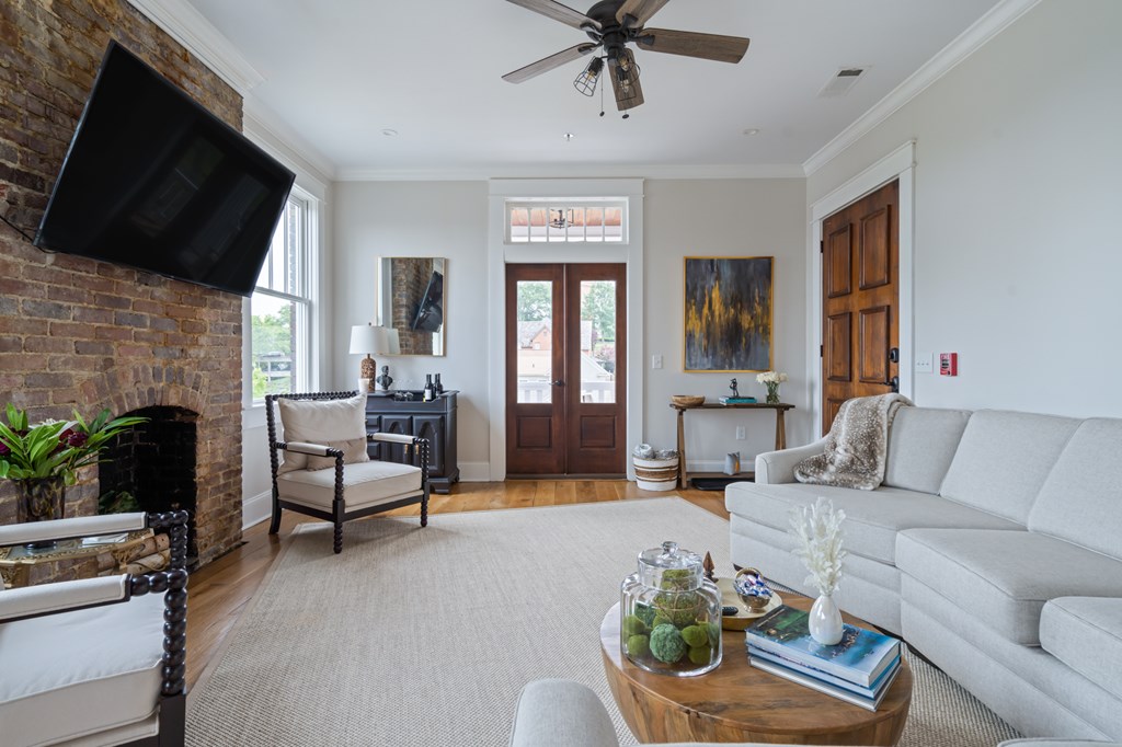 418559 Rome Condominium